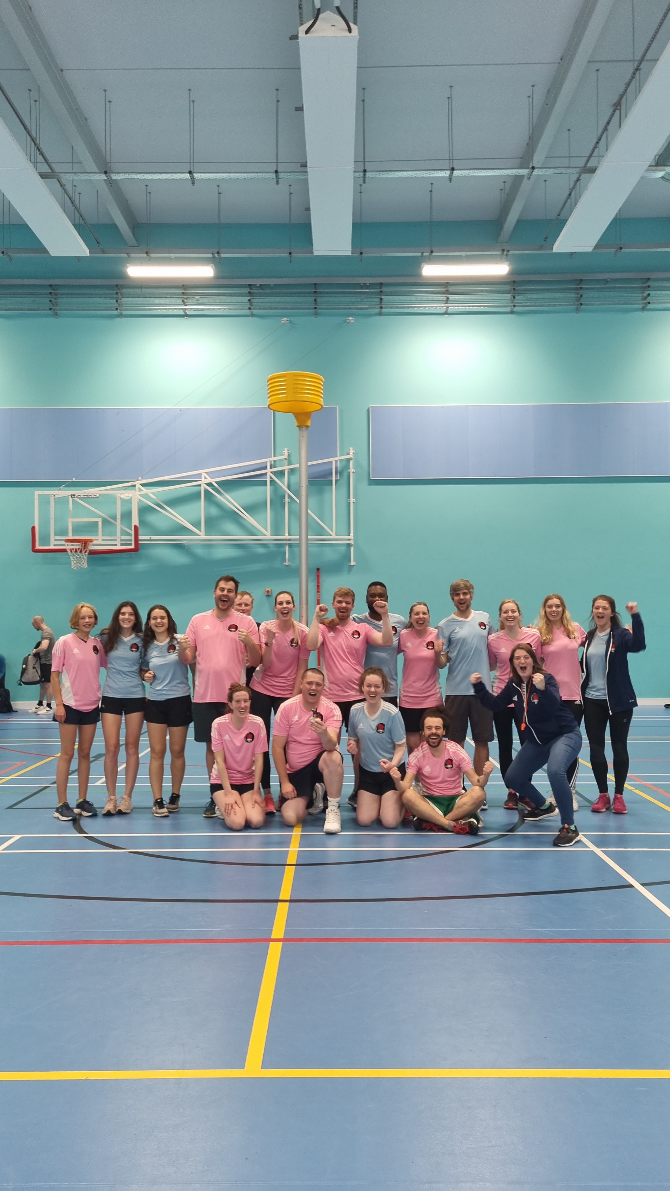 Glasgow Korfball Club team photo on court