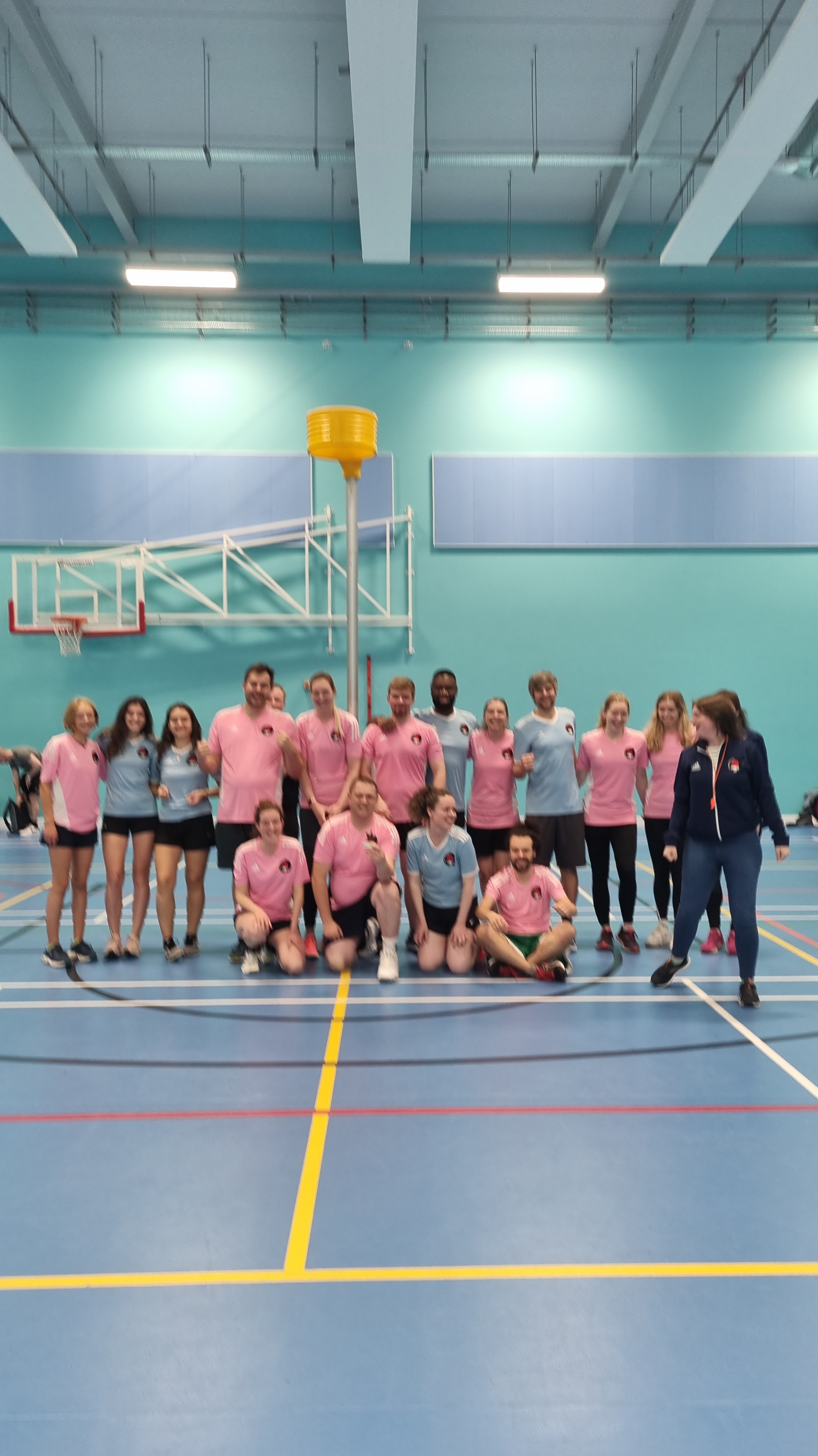 Glasgow Korfball Club team photo on court