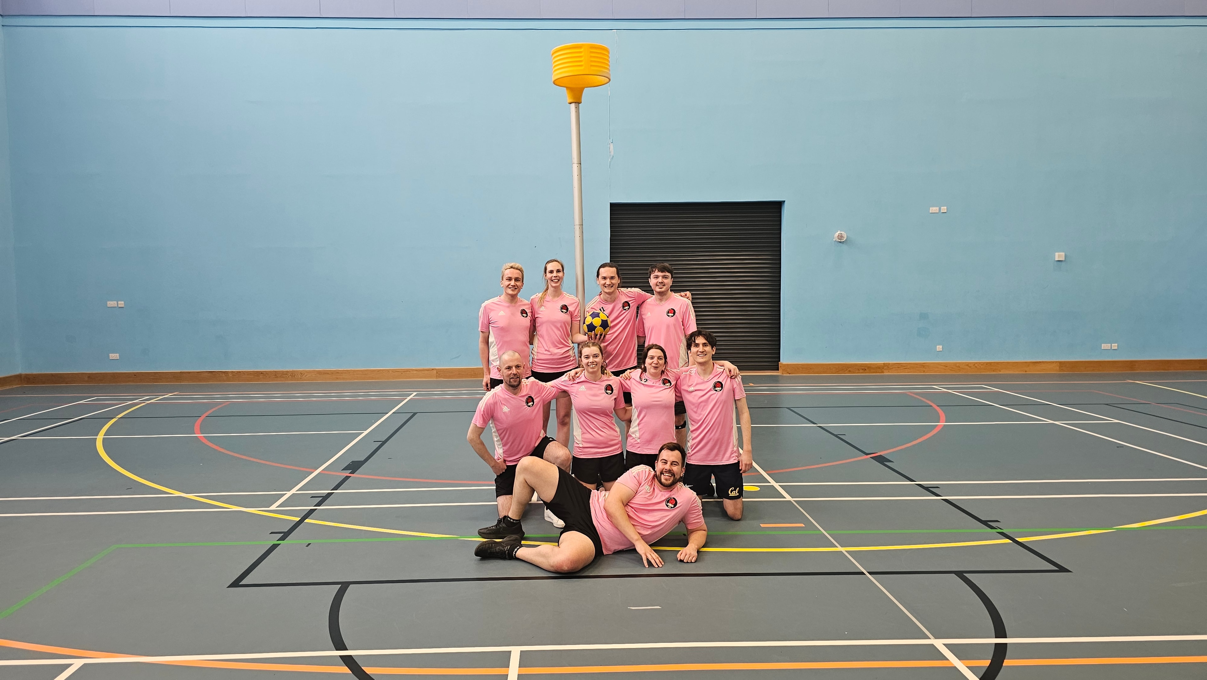 Glasgow Korfball Club team photo on court